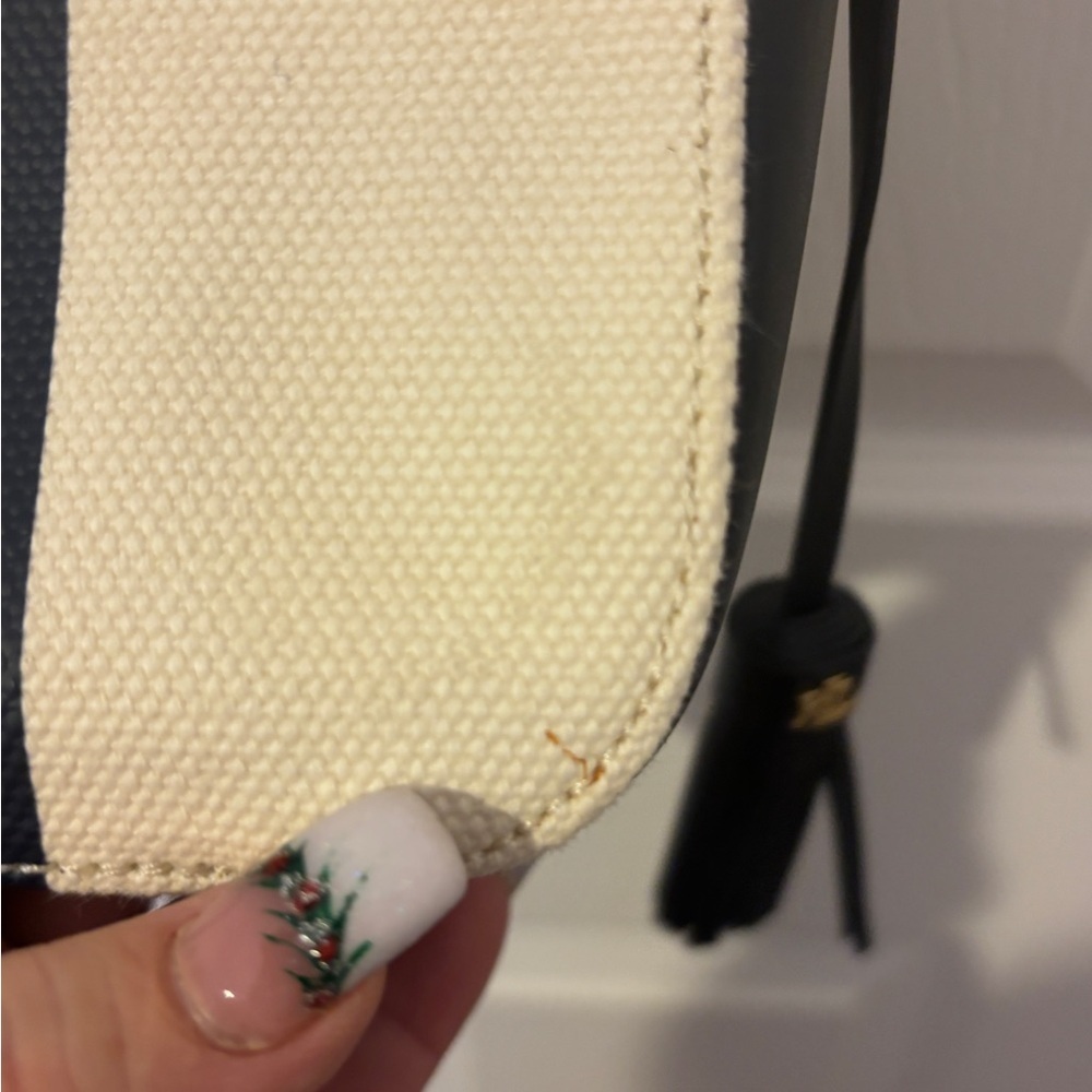 Sleek Stylish LAUREN RALPH LAUREN Hayes Medium Leather Crossbody Navy Blue - Picture 13 of 14